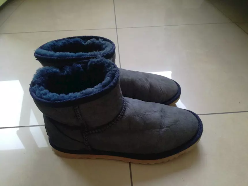 UGG Classic Mini II