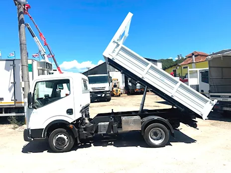 Camion Marca Nissan cabstar 35.13 ribaltabile Anno 2007 Km 417500 - Anteprima 5