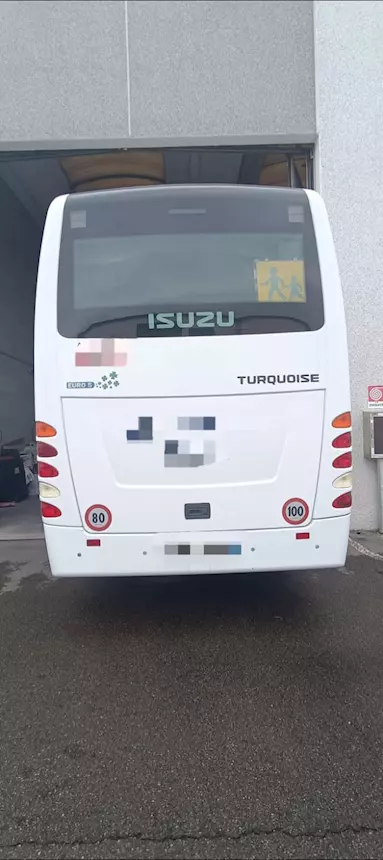 Foto 3Isuzu Tourquoise Scuolabus Anno 2011 Km 180000 Euro 5