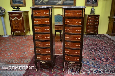 Coppia di cassettiere-settimini stile Luigi XV