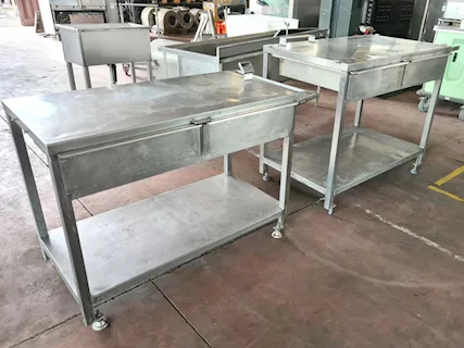 2 tavoli inox da laboratorio industriale usati