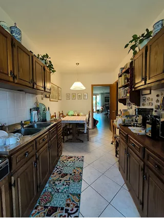 Cucina in legno castagno