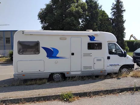 Camper semintegrale Marca Elnagh Anno 2002 Km 83000 - Anteprima 4