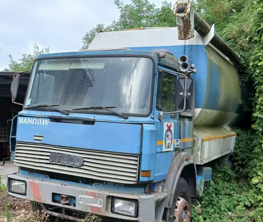 Foto 3Iveco 190-26, cisterna mangimi Anno 1980 Km 315000