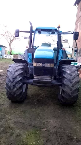 New Holland 8560