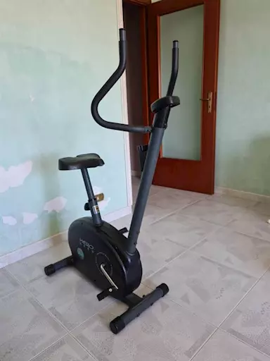Cyclette per allenamento fitness