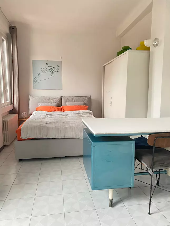 Stanza singola con grande terrazzo