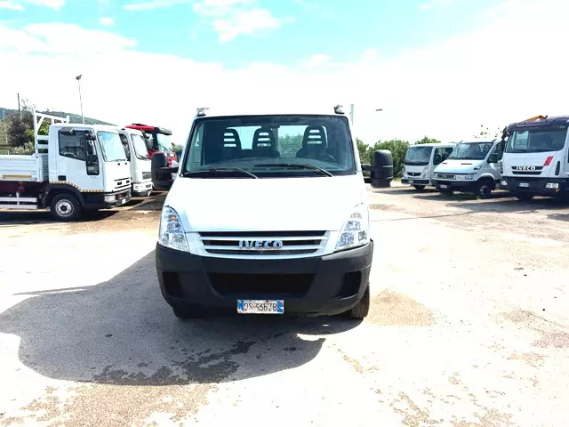 Foto 2Camion Marca Iveco Daily 35C12 ribaltabile Anno 2009 Km 206700