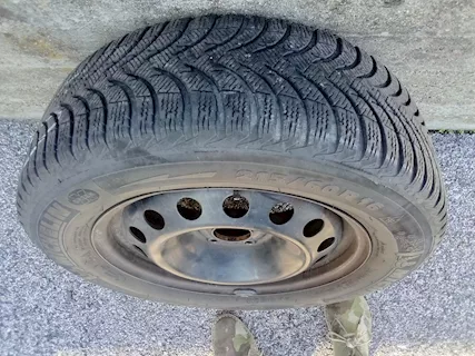 Cerchi e Gomme Antineve 215/60 R16 - Foto 2