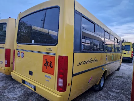 Scuolabus Cacciamali Marca Iveco Euro 3, in ottime condizioni - Anteprima 5