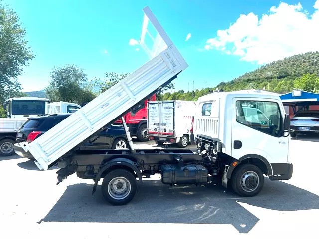 Foto 7Camion Marca Nissan cabstar 35.13 ribaltabile Anno 2007 Km 417500
