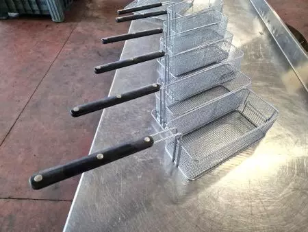 Cestelli e filtri per friggitrice usati - Foto 2