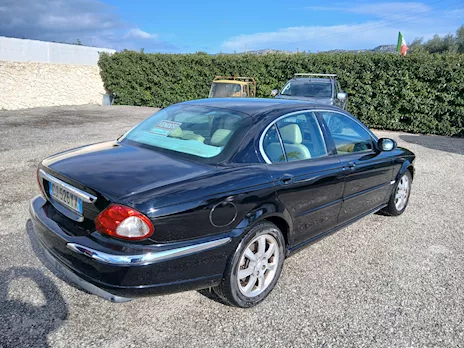 Jaguar X-Type