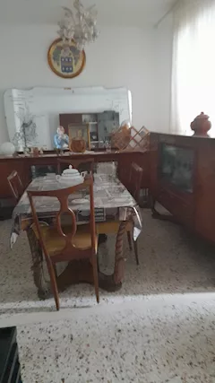 Mobili e anni 70. E quatri di un pittore toscano, mai usati - Foto 2