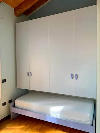 Camera salvaspazio - Armadio con letto singolo