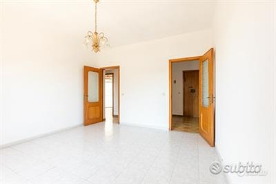 Trivano con cucina abitabile, posto auto e cantina Bilocali - Foto 4