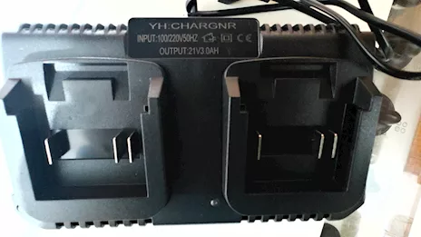 Caricatore universale doppia batteria per Makita 18V