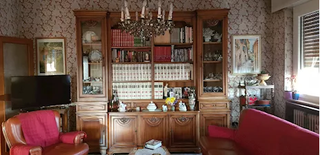 Libreria in legno massello tipo classico