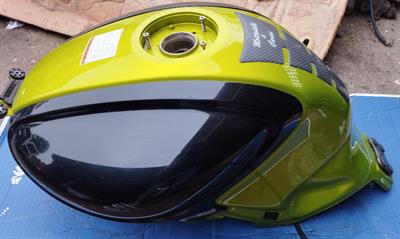 Serbatoio completo di scocche Suzuki SFV Gladius 650
