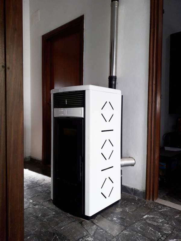 Stufa Pellet Ravelli RC120 12KW Canalizzata.