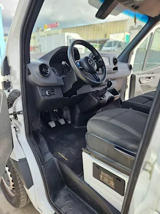 Merdedes Sprinter furgonato Anno 2019 Km 160000 Euro 6, in buone condizioni - Foto 3