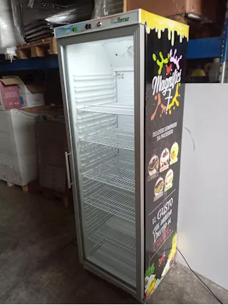 Frigovetrina a colonna +2°+8°
