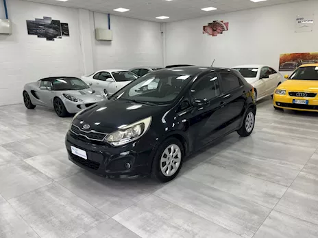 Kia Rio 5p 1.2