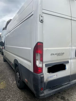 Fiat Ducato Anno 2020 Km 300000 Euro 6, in buone condizioni - Foto 3