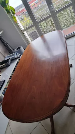 Tavolo da sala, in legno massello noce nazionale