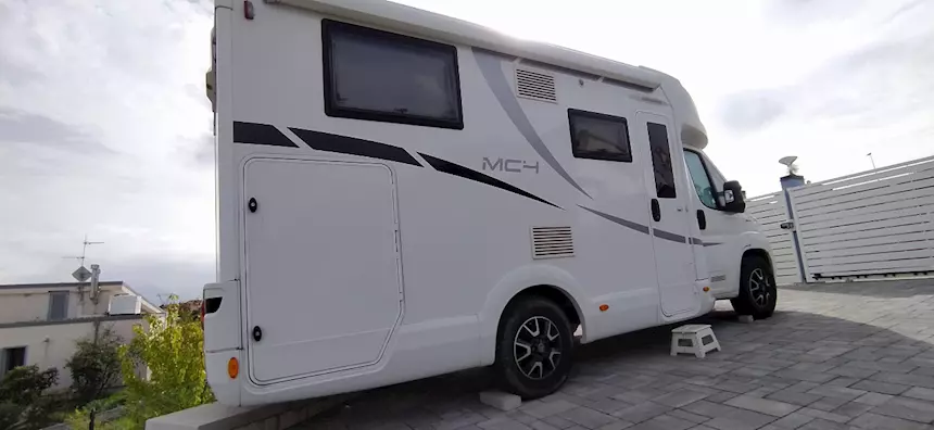 Camper semi integrale MAC Louis Mc4 Anno 2021 Km 11000, unico proprietario