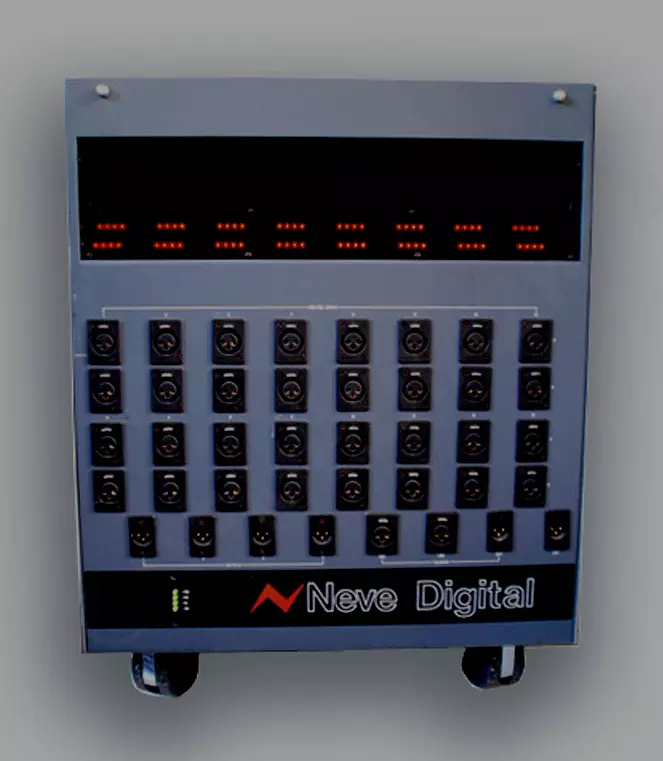 Foto 2 Neve 32 Ch Preamp+AD Input Mobile Unit Ultra Rare