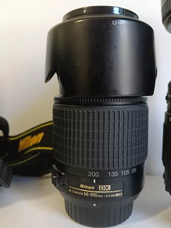 Nikon D5100 con tre obiettivi, filtri e borse, come nuova - Anteprima 3