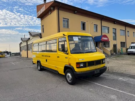 Mercedes-Benz AG 711