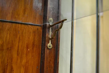 Antica cristalliera stile Chippendale primi del 900, in legno - Anteprima 5