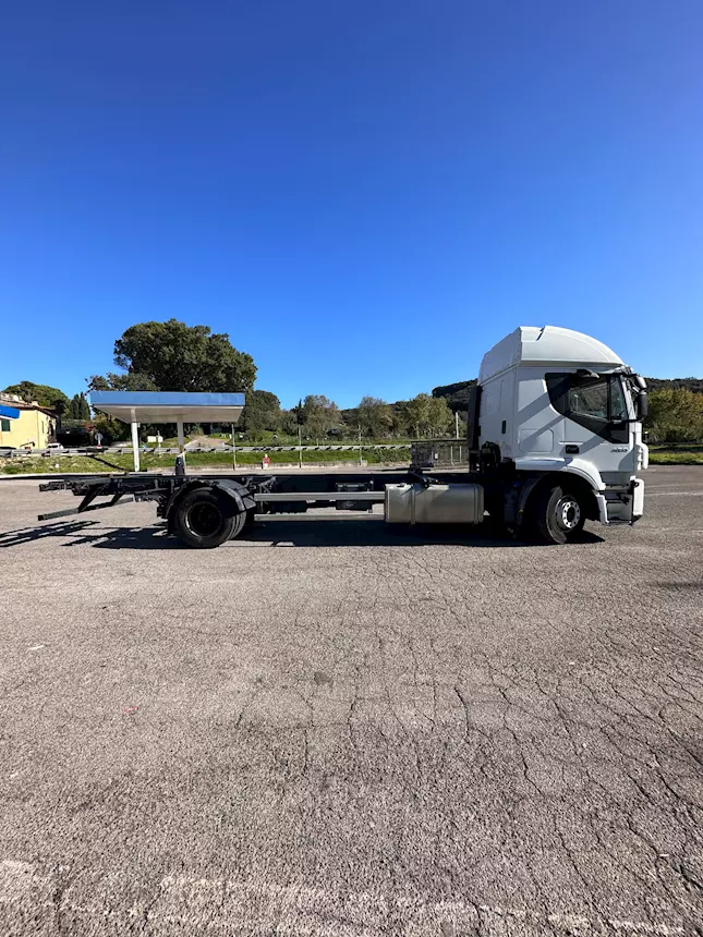 Foto 4 Stralis 190AT420 casse mobili cambio manuale Iveco Anno 2013, gommato nuovo