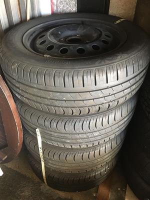 Gomme con cerchione da 195/65/15 al