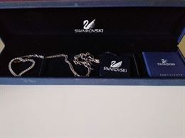 Foto 3 Ciondolo Swarovski® Crystal Cuore con collana
