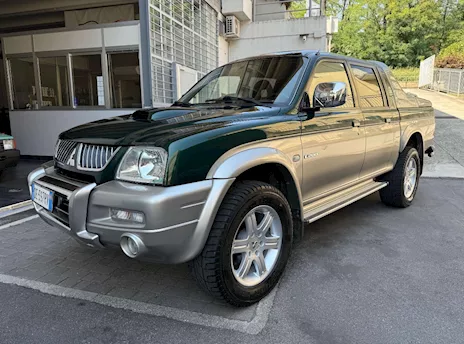 Mitsubishi L200 4x4 con gancio traino