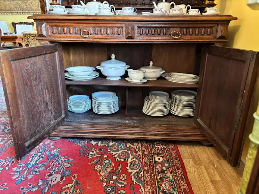 Antica credenza doppio corpo stile Neorinascimentale del 900, in legno massello - Foto 11