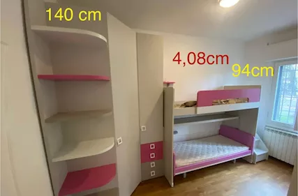 Letto a castello con cabina armadio
