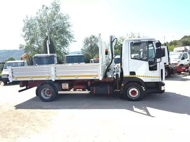 Foto 3 Camion Marca Iveco Eurocargo 75E18 Stralis ribaltabile e gru Km 199500
