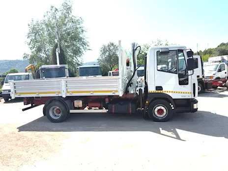 Camion Marca Iveco Eurocargo 75E18 Stralis ribaltabile e gru Km 199500 - Foto 3