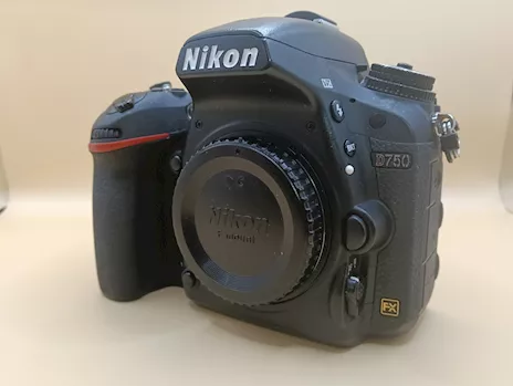 Nikon D750 full frame pari al nuovo