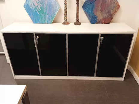 Mobile sportelli vetro temperato nero