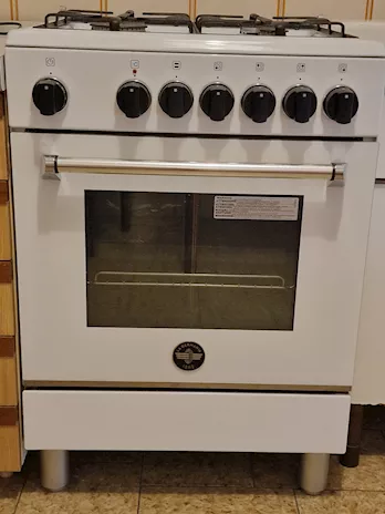 Cucina forno elettrico con fornello a gas