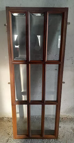 Vetrate in legno con telaio all'inglese e vetri molati