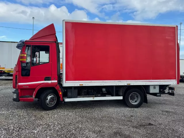 Foto 2Iveco Eurocargo 75e18 cassa e sponda Furgone Anno 2006