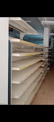 Scaffali per esercizi commerciali