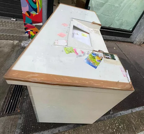 Banco bianco piede decorato 5654, in buone condizioni - Anteprima 2