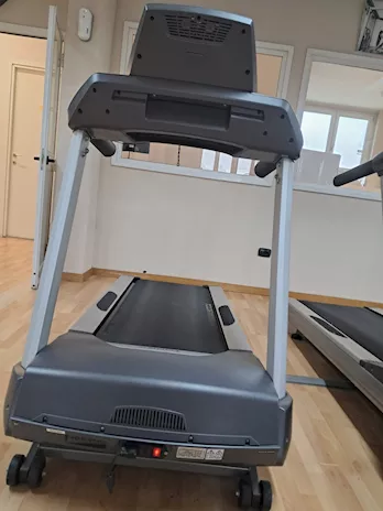 ATTREZZATURA ISOTONICA FITNESS